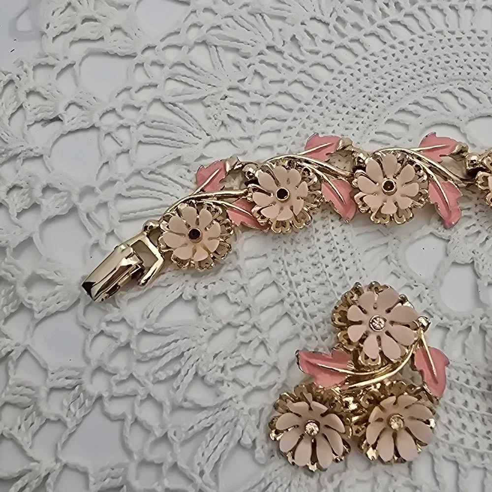 Arthur Pepper Pink Flower Bracelet Earrings Set ART Soft Plastic Rhinestones